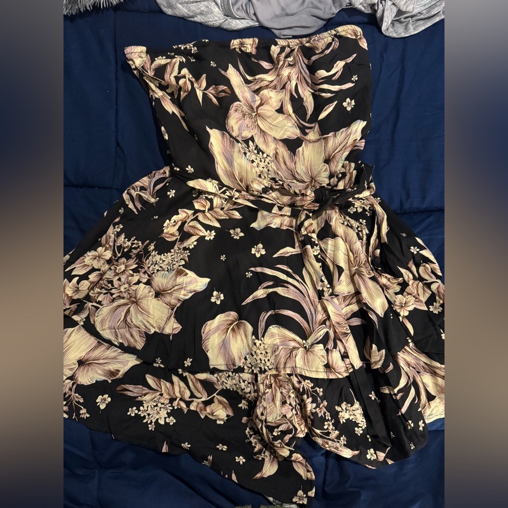 Strapless Black & Tan Floral Romper Elegant Flowy Size M NWOT
